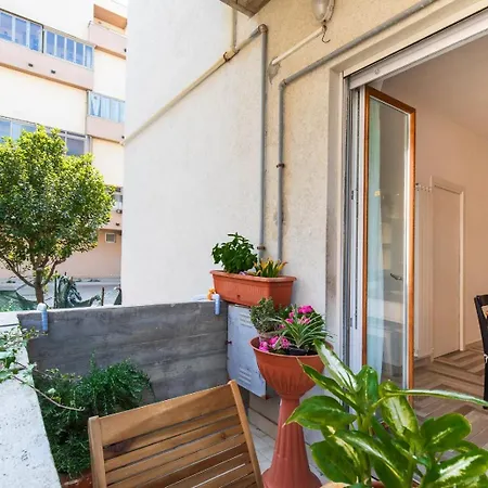 Leo's Aparment Apartment