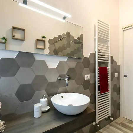 Leo's Aparment Apartment